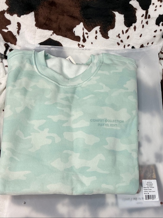 Comfrt Tops - Pastel Mint Camo Crewneck Sweatshirt